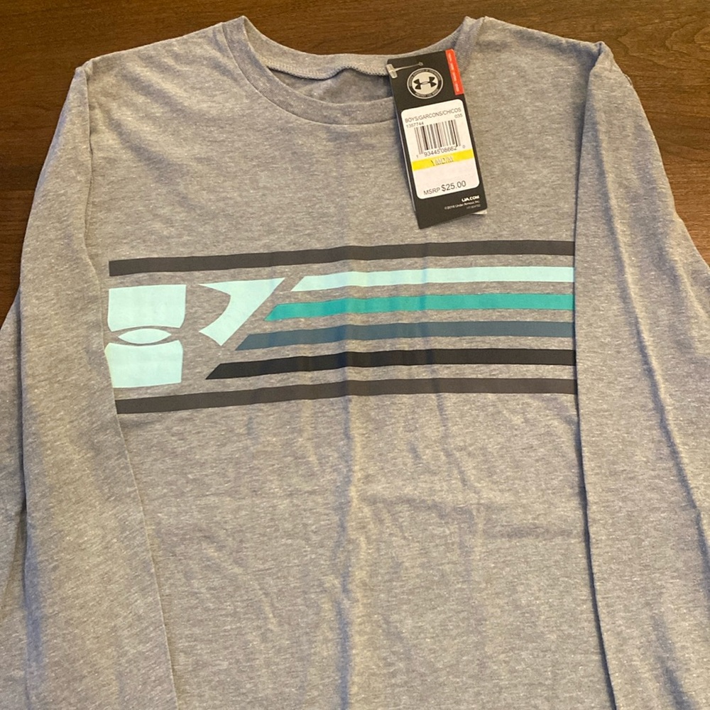 NWT Under Armour long sleeve tshirt